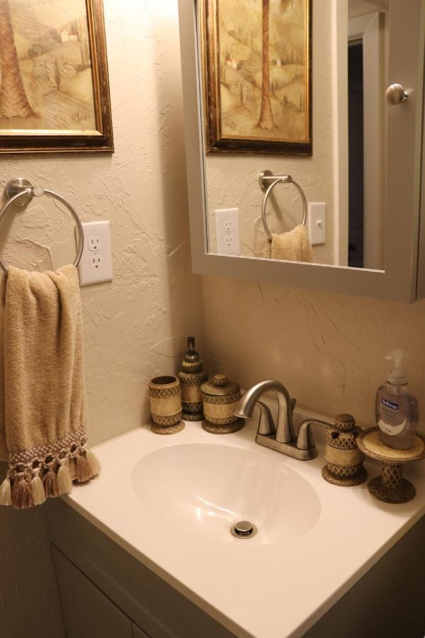 Charming 2 Bedroom Retreat Minutes From Downtown Tulsa Extérieur photo